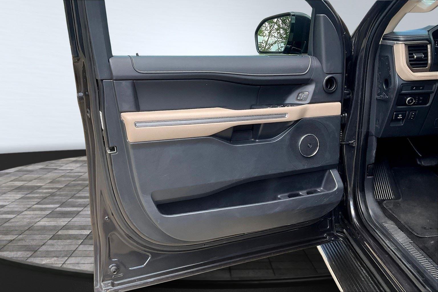 2023 Ford Expedition Limited photo 22