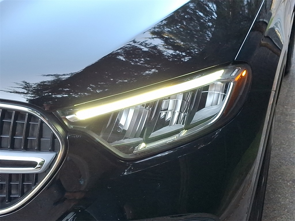 2025 Mercedes Benz GLC 300 4MATIC photo 9