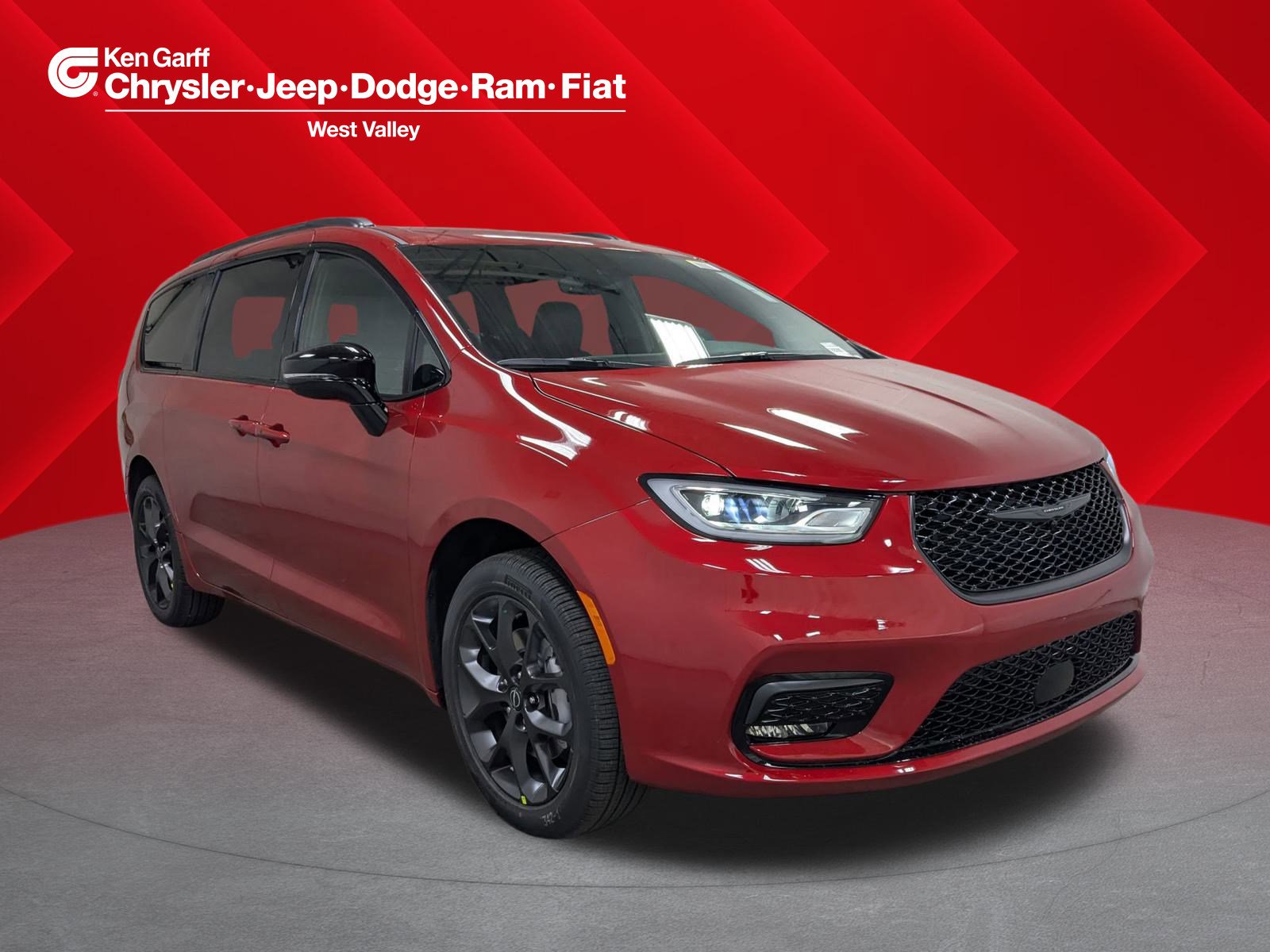 2026 Chrysler Pacifica Select's photo