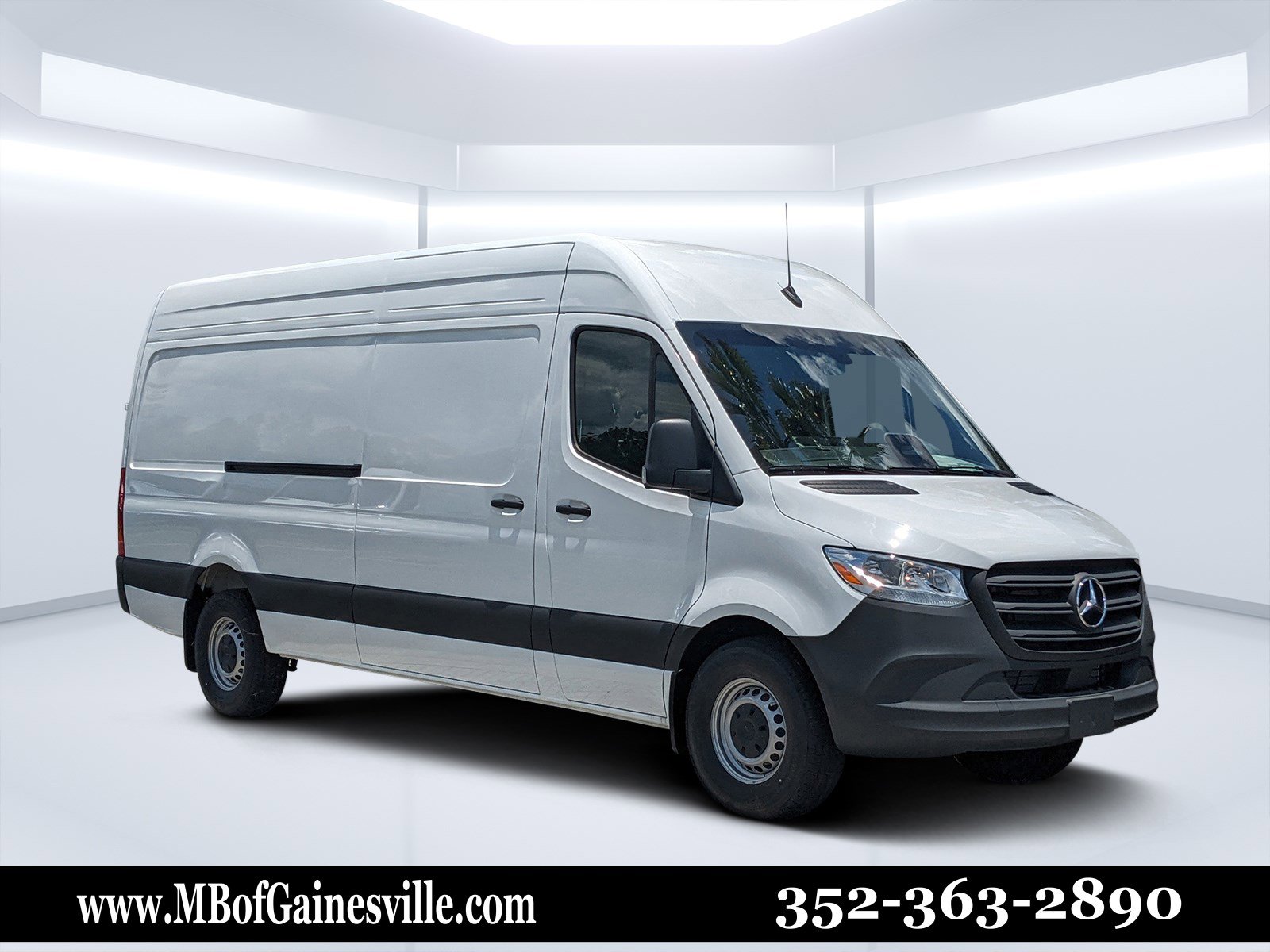 2025 Mercedes-Benz Sprinter Crew Van Base's photo
