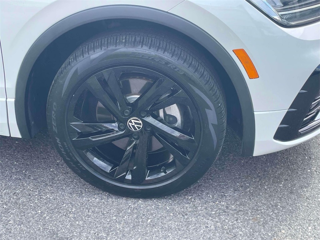 2022 Volkswagen Tiguan SE R-Line Black photo 7