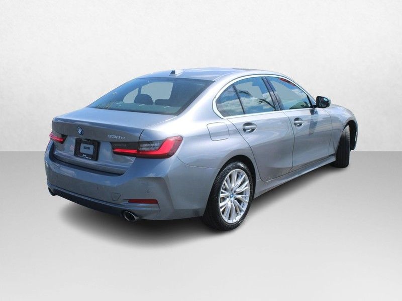 2024 Bmw 330e photo 3