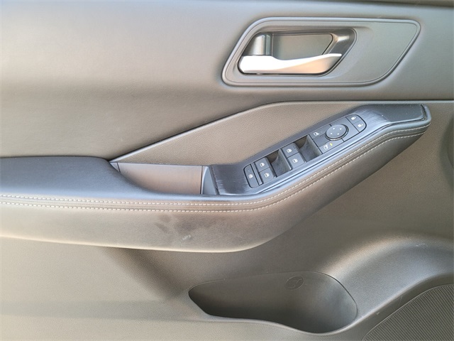 2024 Nissan Rogue SV photo 28