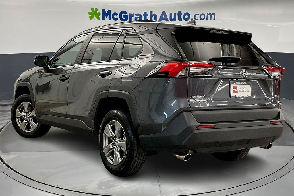 2025 Toyota RAV4 XLE photo 2