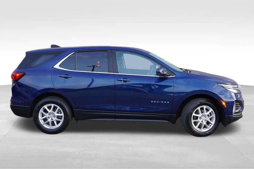 2023 Chevrolet Equinox LT photo 3