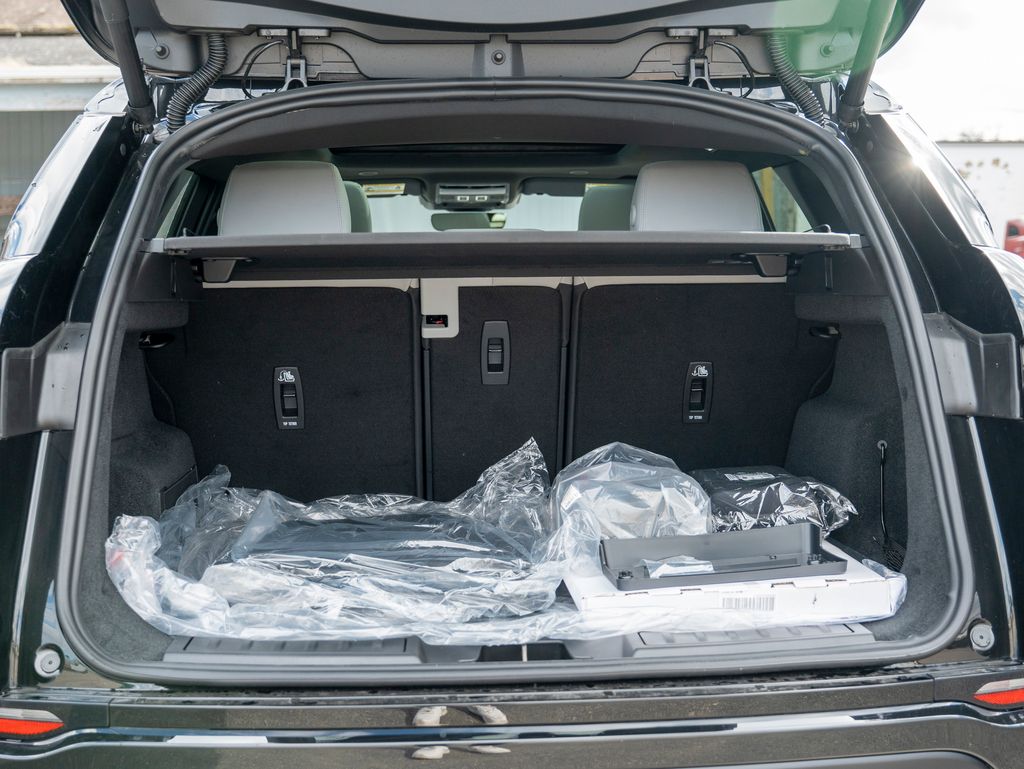 2026 Land Rover Range Rover Evoque S photo 24