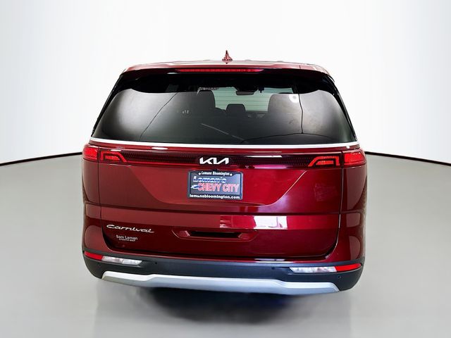 2022 Kia Carnival EX photo 4