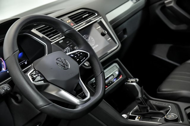 2024 Volkswagen Tiguan SE R-Line Black photo 11