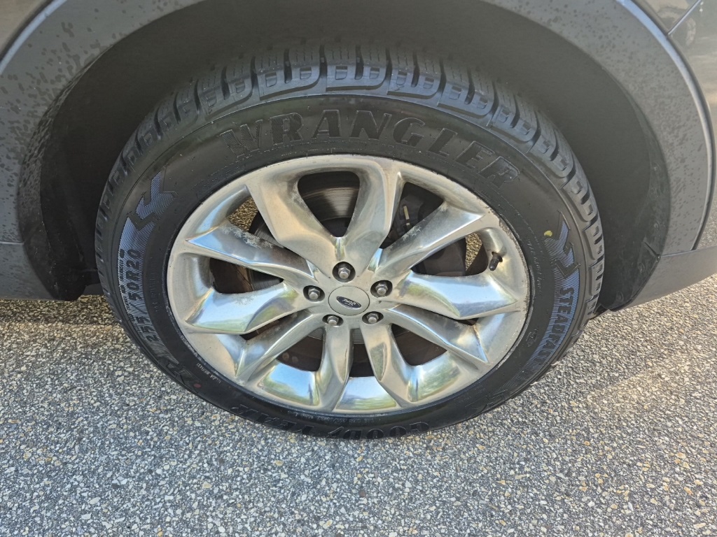 2015 Ford Explorer XLT photo 5