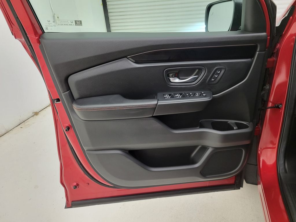 2025 Honda Pilot TrailSport photo 30