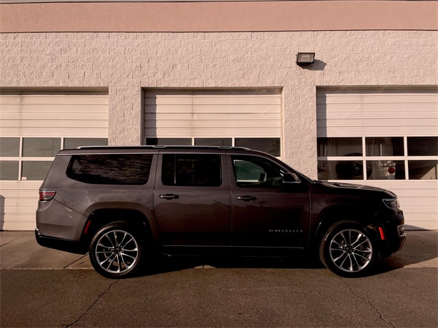 2023 Jeep Wagoneer L Series II's photo