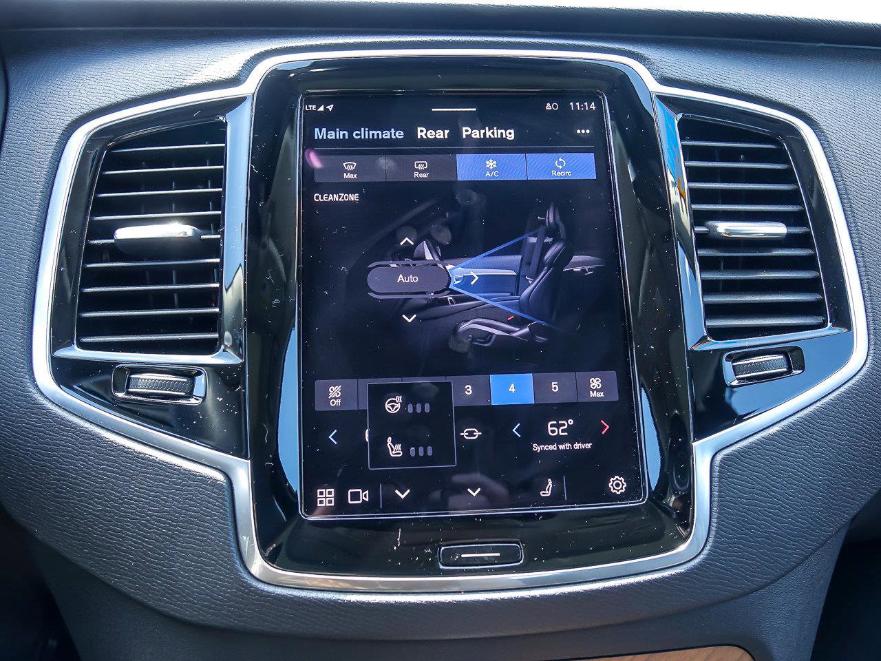 2024 VOLVO XC90 - Image 25