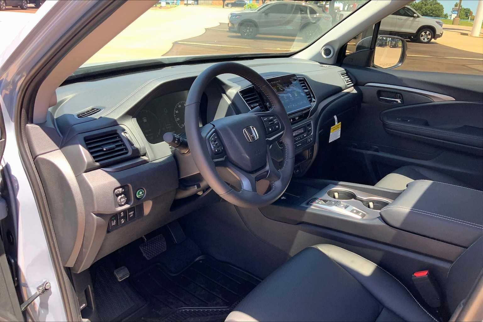 2025 Honda Ridgeline RTL photo 8