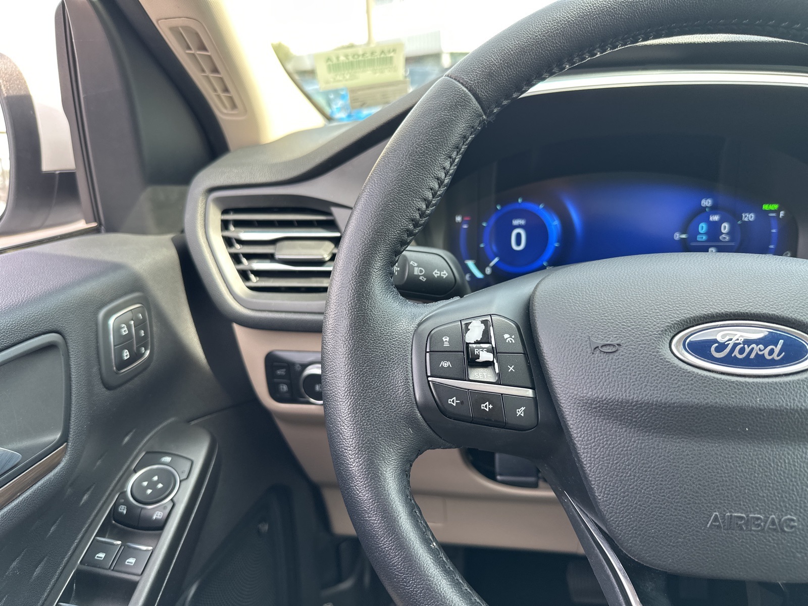 2020 Ford Escape Titanium Hybrid photo 25