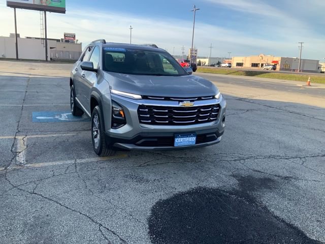 2025 Chevrolet Equinox LT photo 4