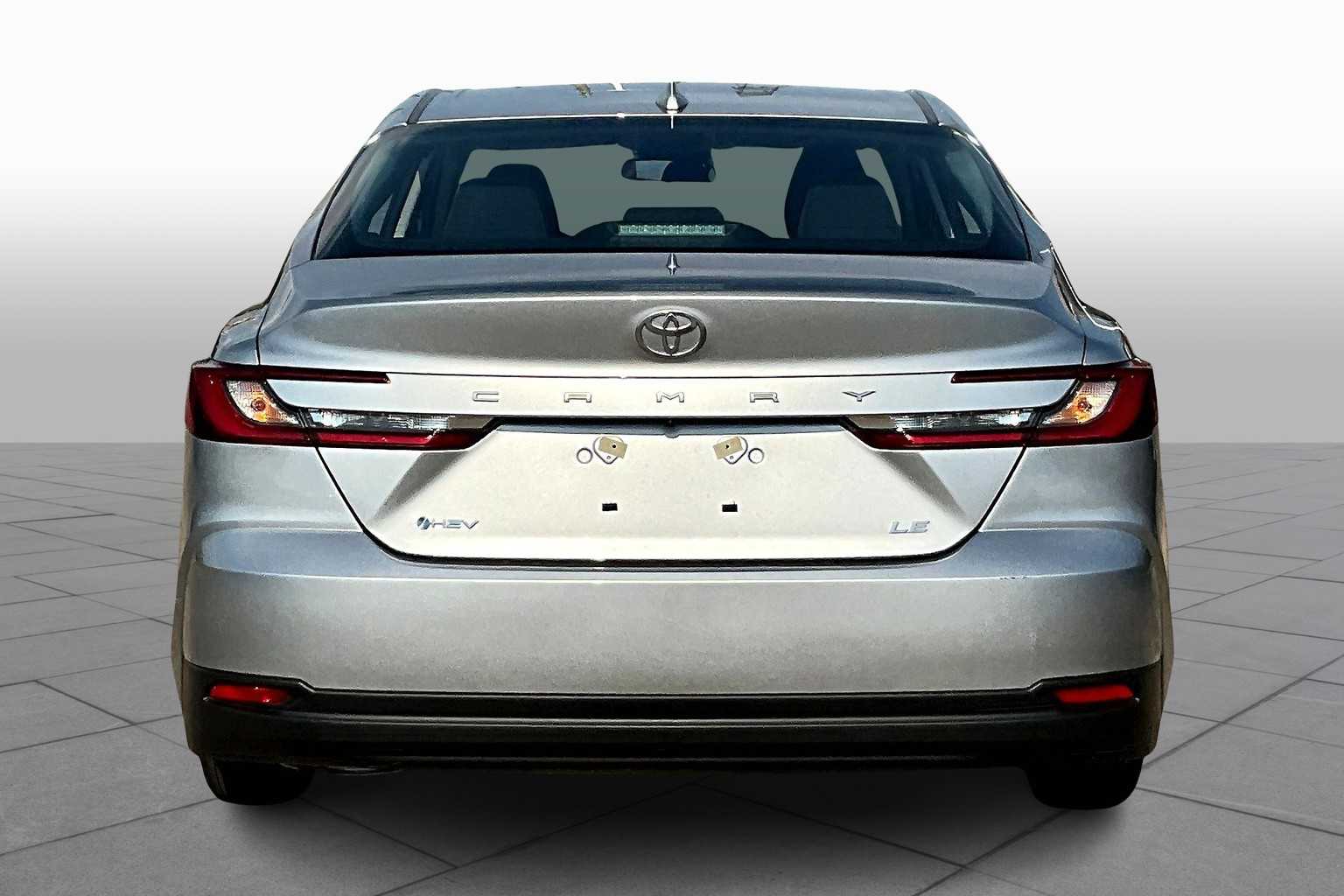 2025 Toyota Camry LE photo 4