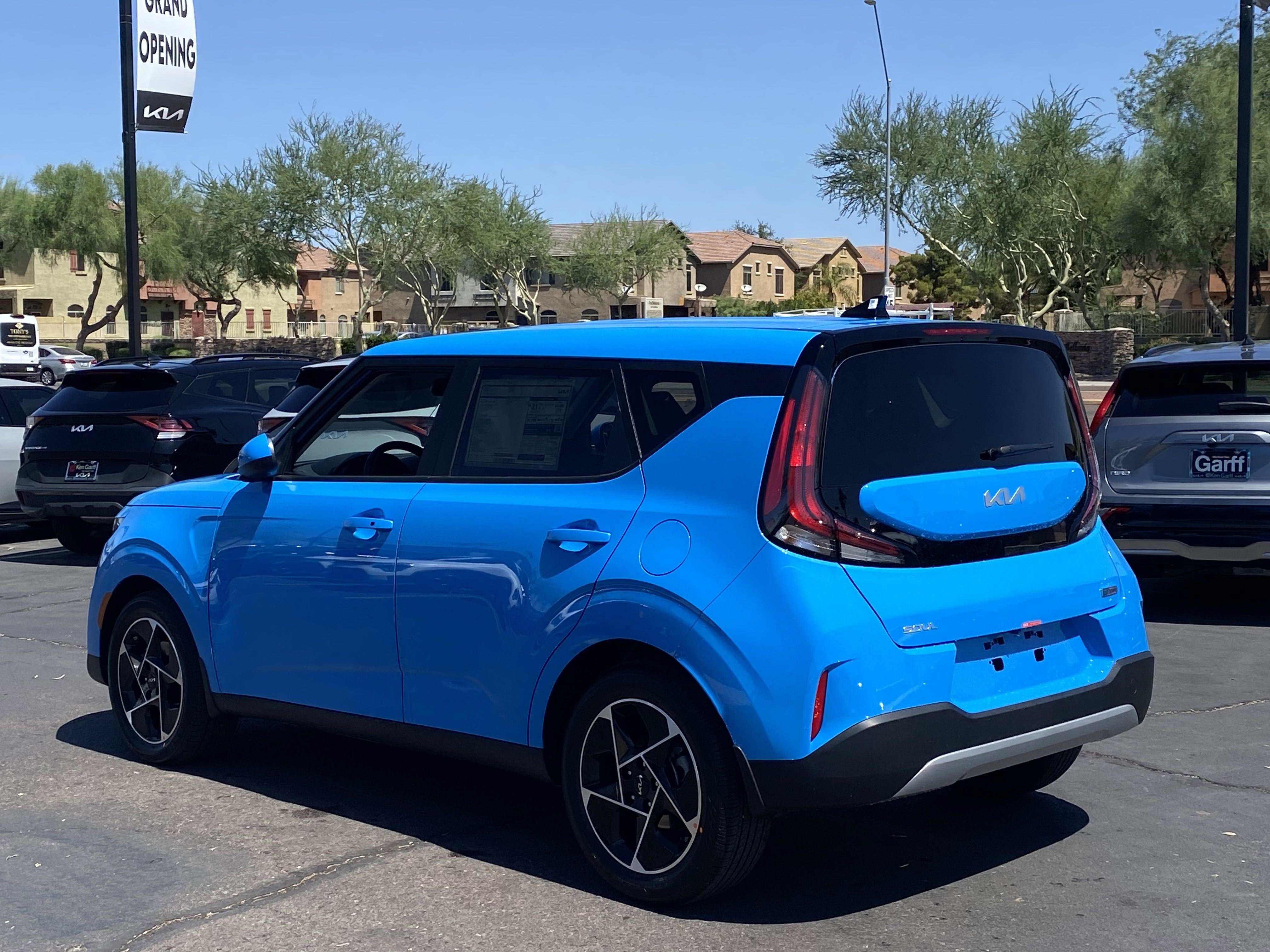 2025 Kia Soul EX photo 3