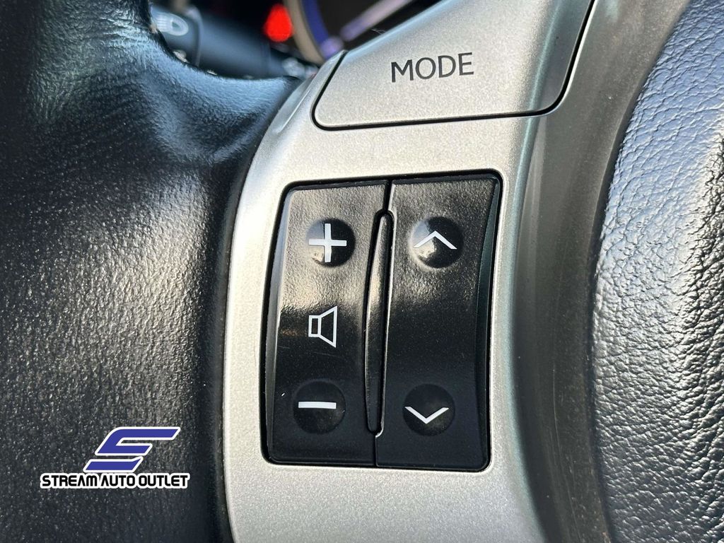 2013 Lexus CT 200h photo 22