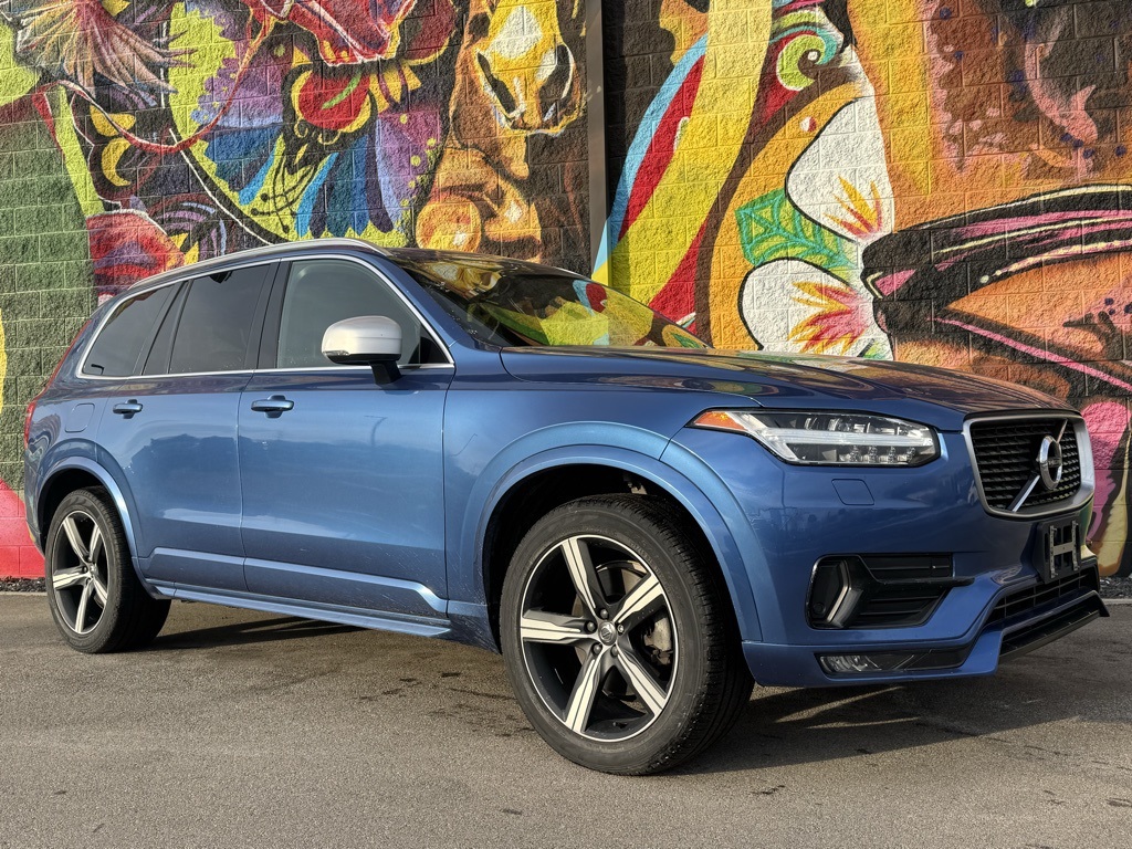 2016 Volvo XC90 R-Design's photo