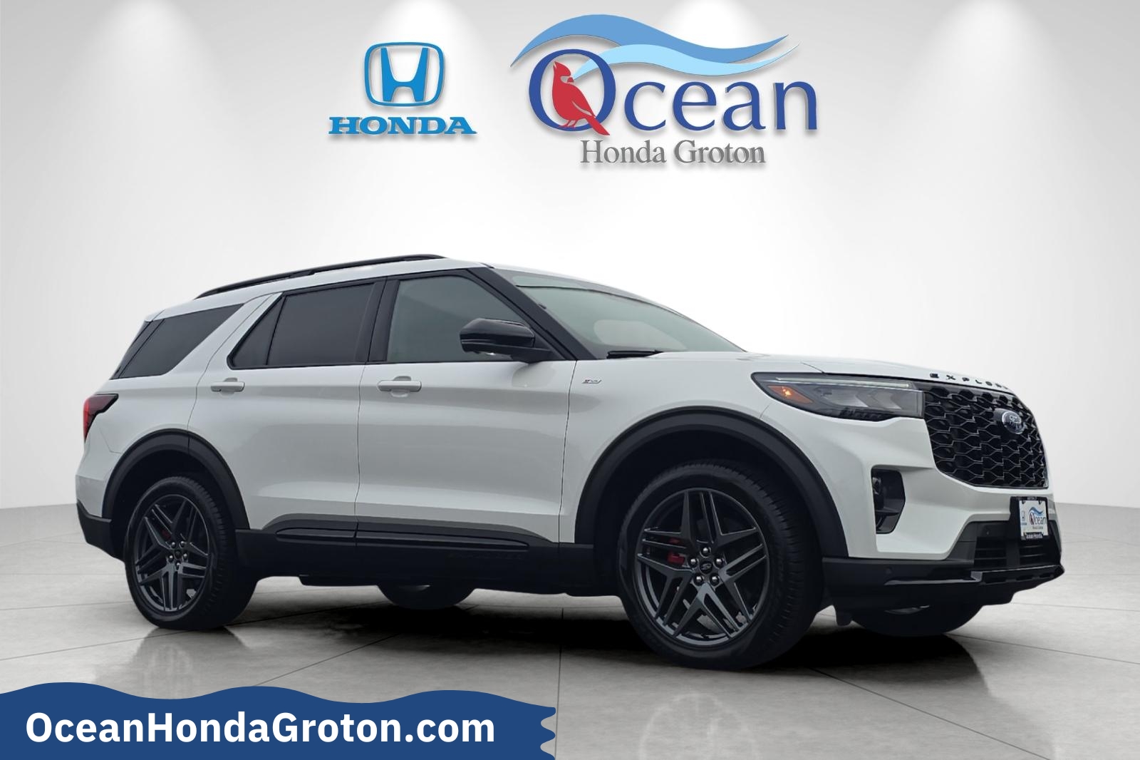 2025 Ford Explorer ST-LINE's photo