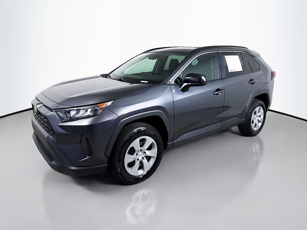 2020 Toyota RAV4 LE photo 2
