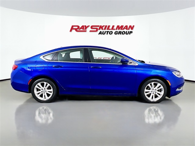 2015 Chrysler 200 Limited photo 8