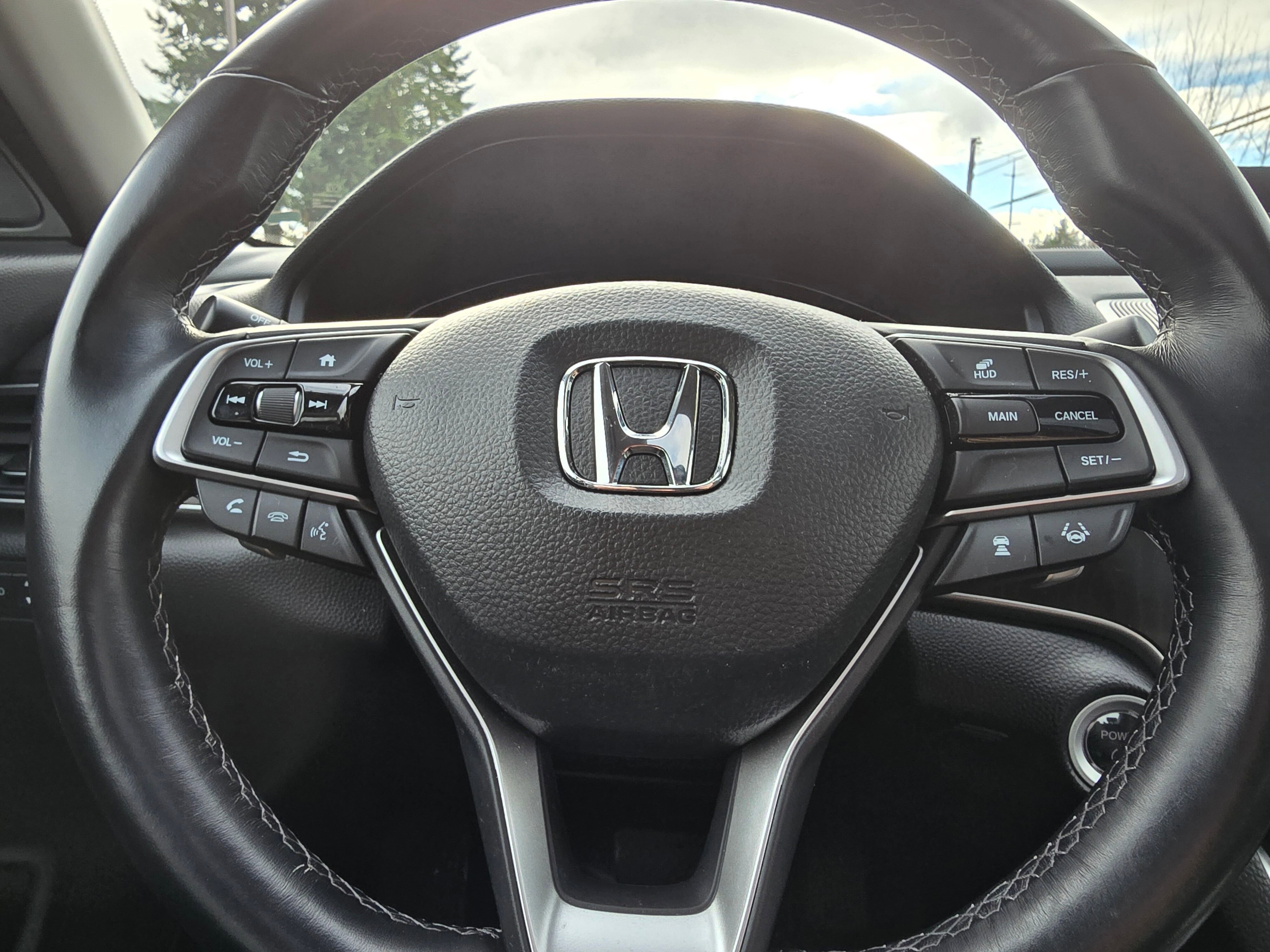 2020 Honda Accord Hybrid Touring photo 2