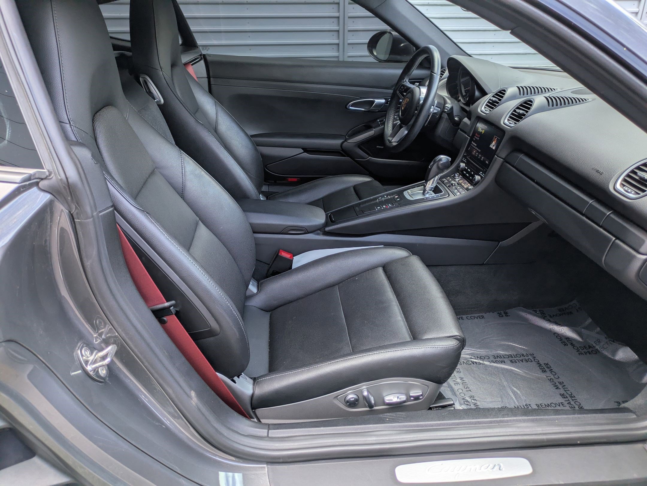 2019 Porsche Cayman T photo 26