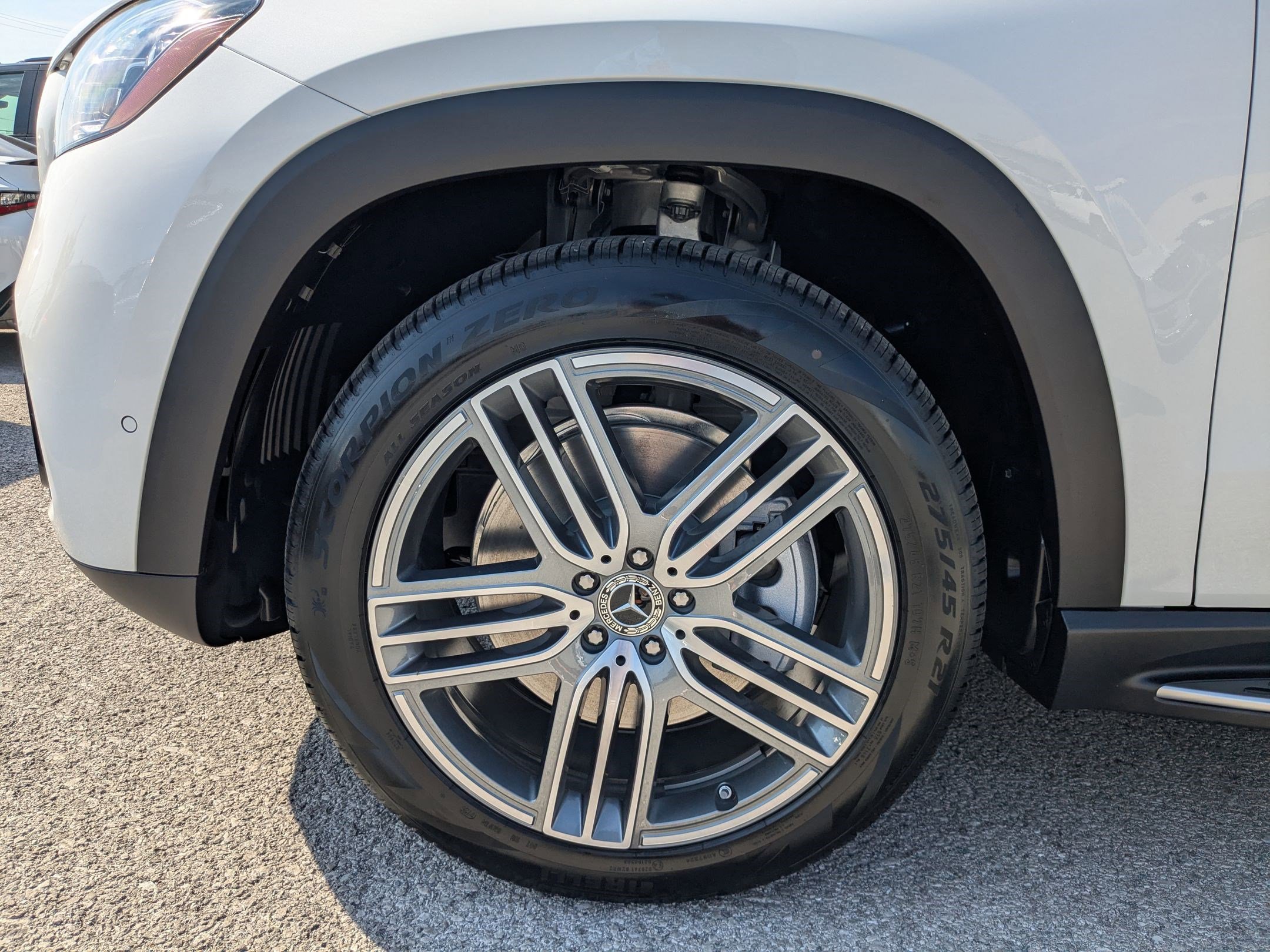 2026 Mercedes Benz GLS 450 4MATIC photo 9