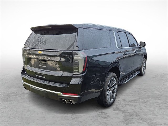 2025 Chevrolet Suburban High Country photo 4