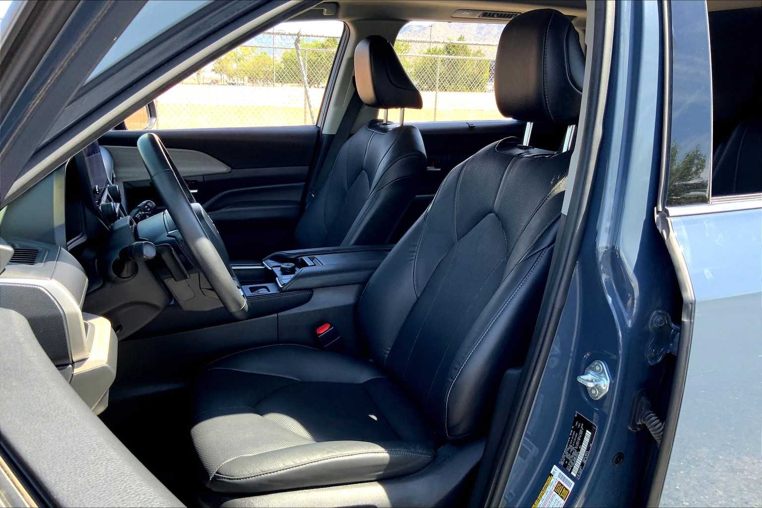 2024 Toyota Grand Highlander Platinum photo 8