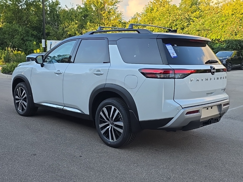 2025 Nissan Pathfinder Platinum photo 4