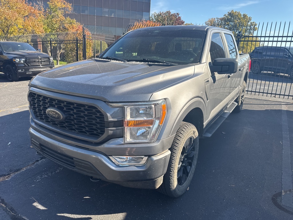 2022 Ford F-150 XL's photo