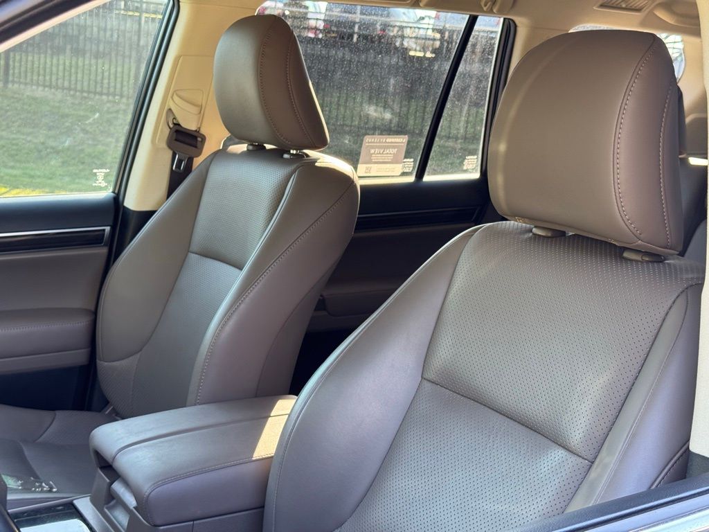 2023 Lexus GX 460 Luxury photo 17