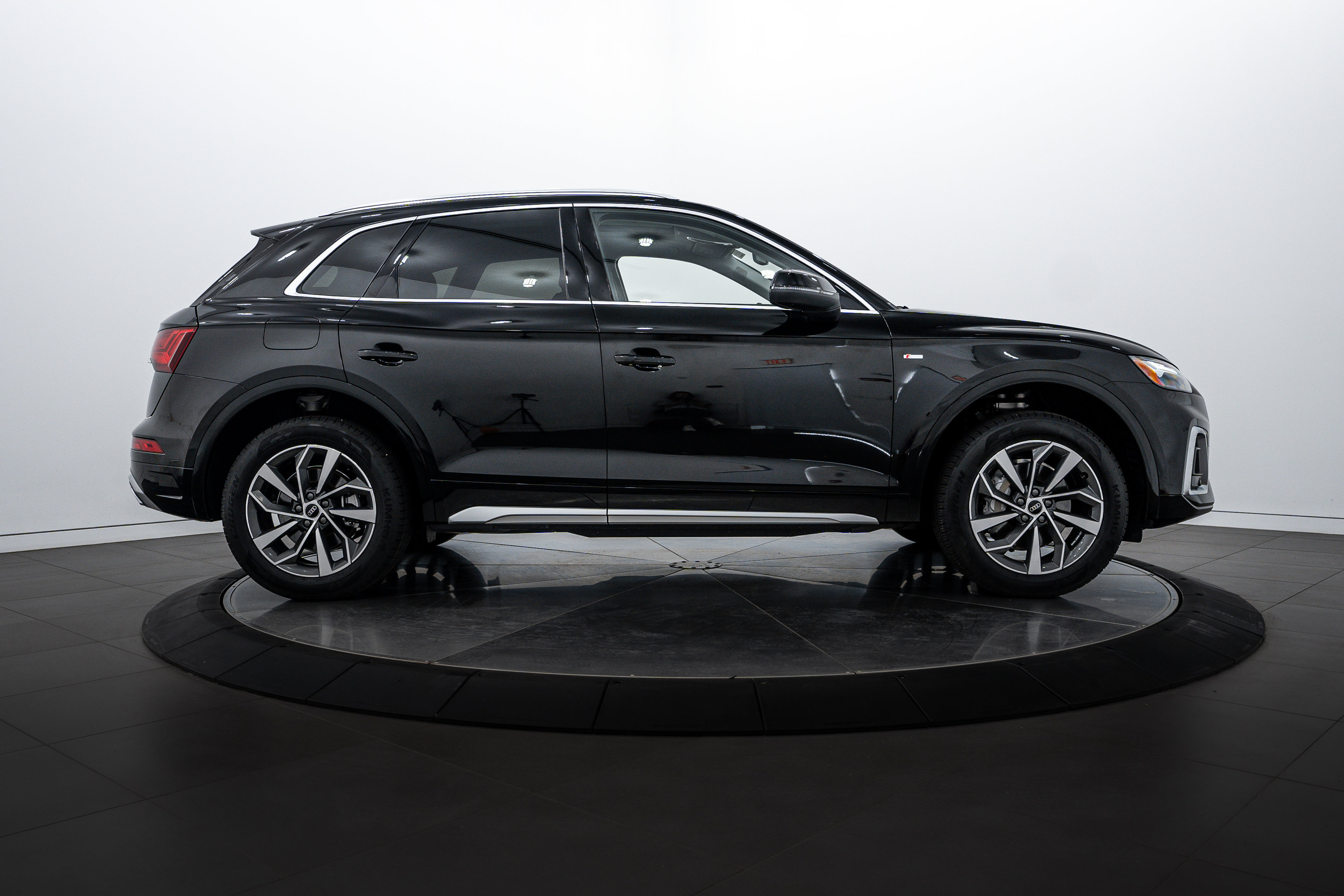 2025 Audi Q5 S line Premium Plus photo 3