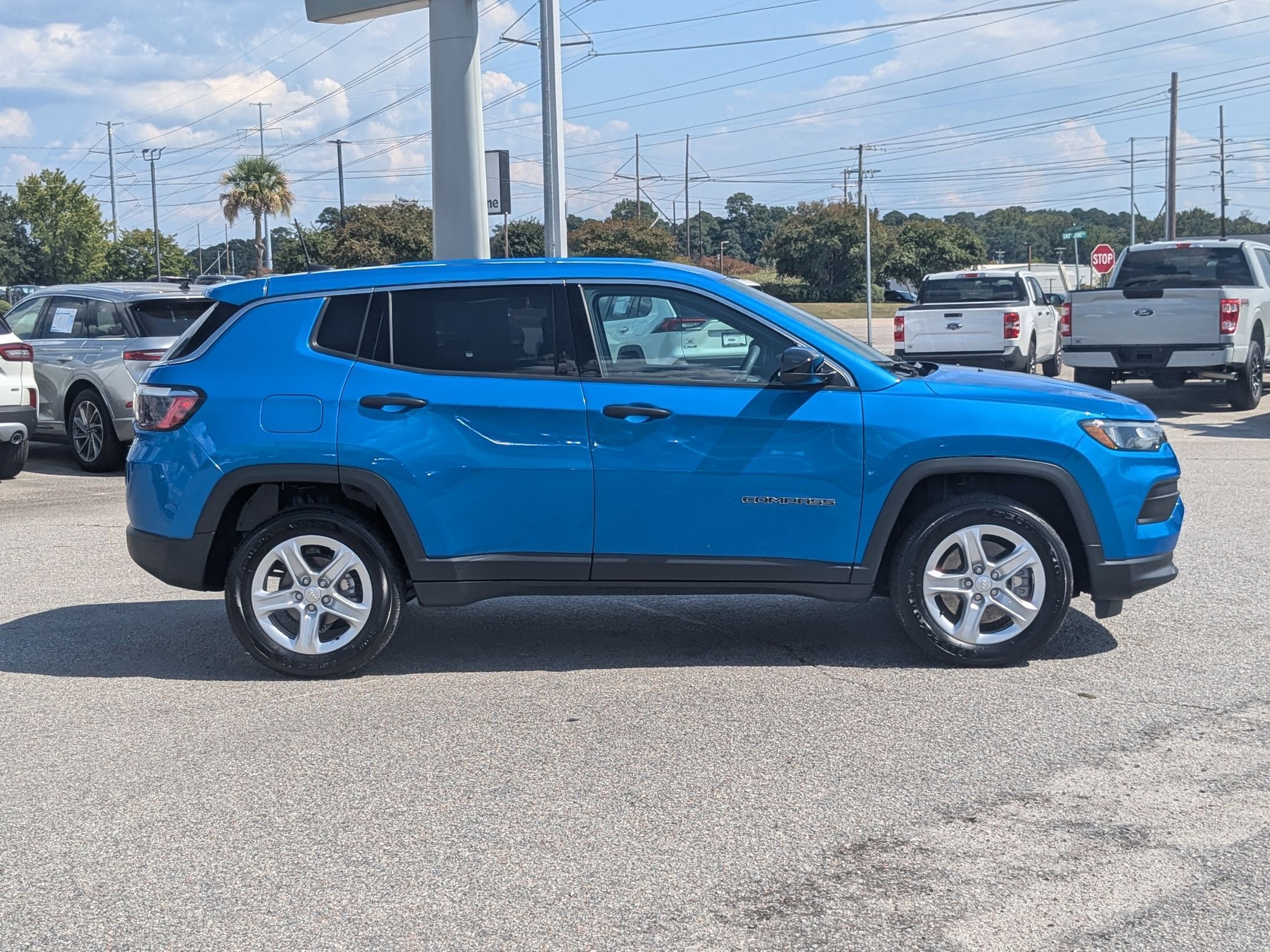 2024 Jeep Compass Sport photo 3