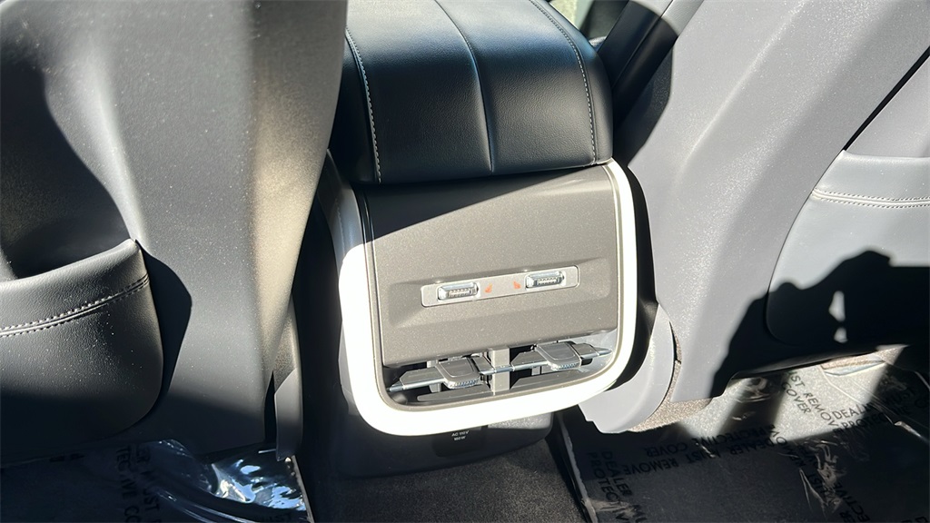 2024 Lincoln Nautilus Reserve photo 4