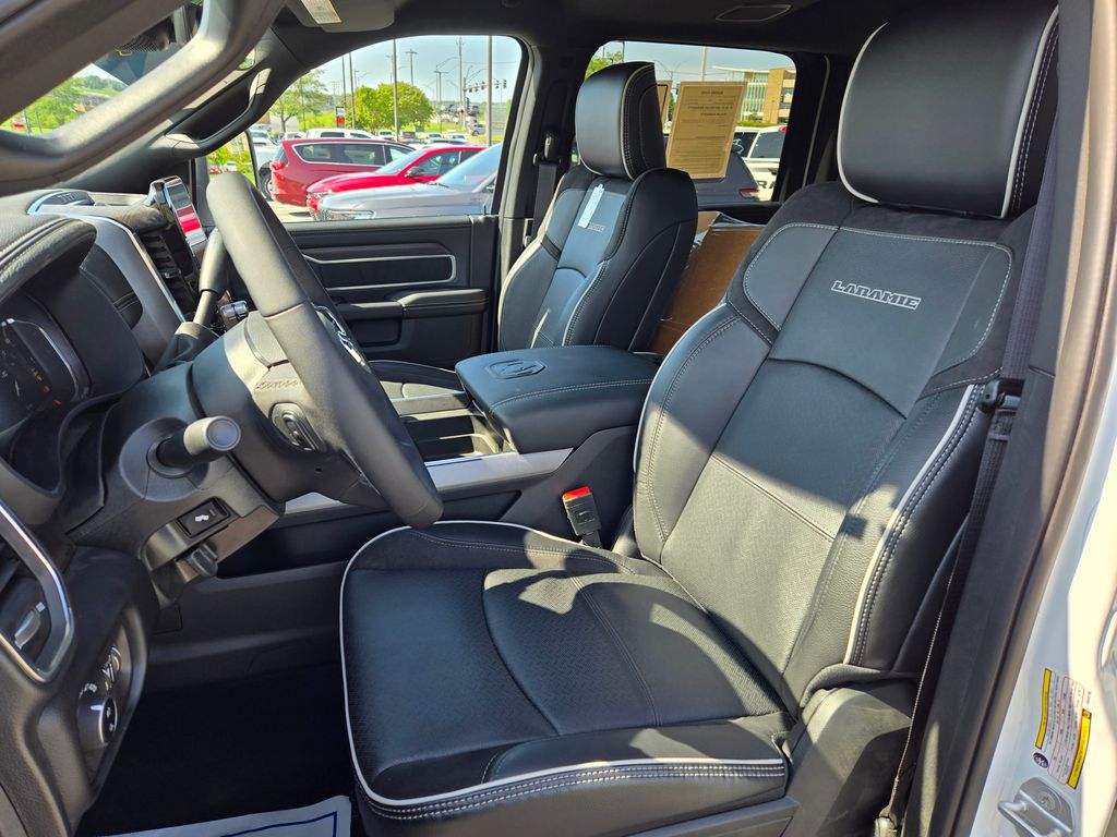 2025 Ram 2500 Laramie photo 13