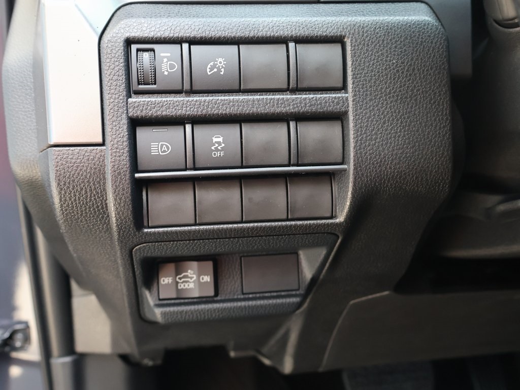 2025 Toyota Tacoma SR5 4x4 Double Cab photo 15