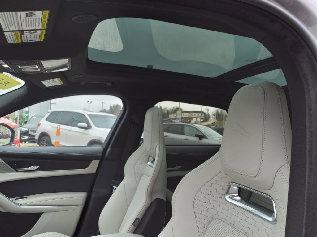 2025 Jaguar F-PACE P250 R-Dynamic S photo 11