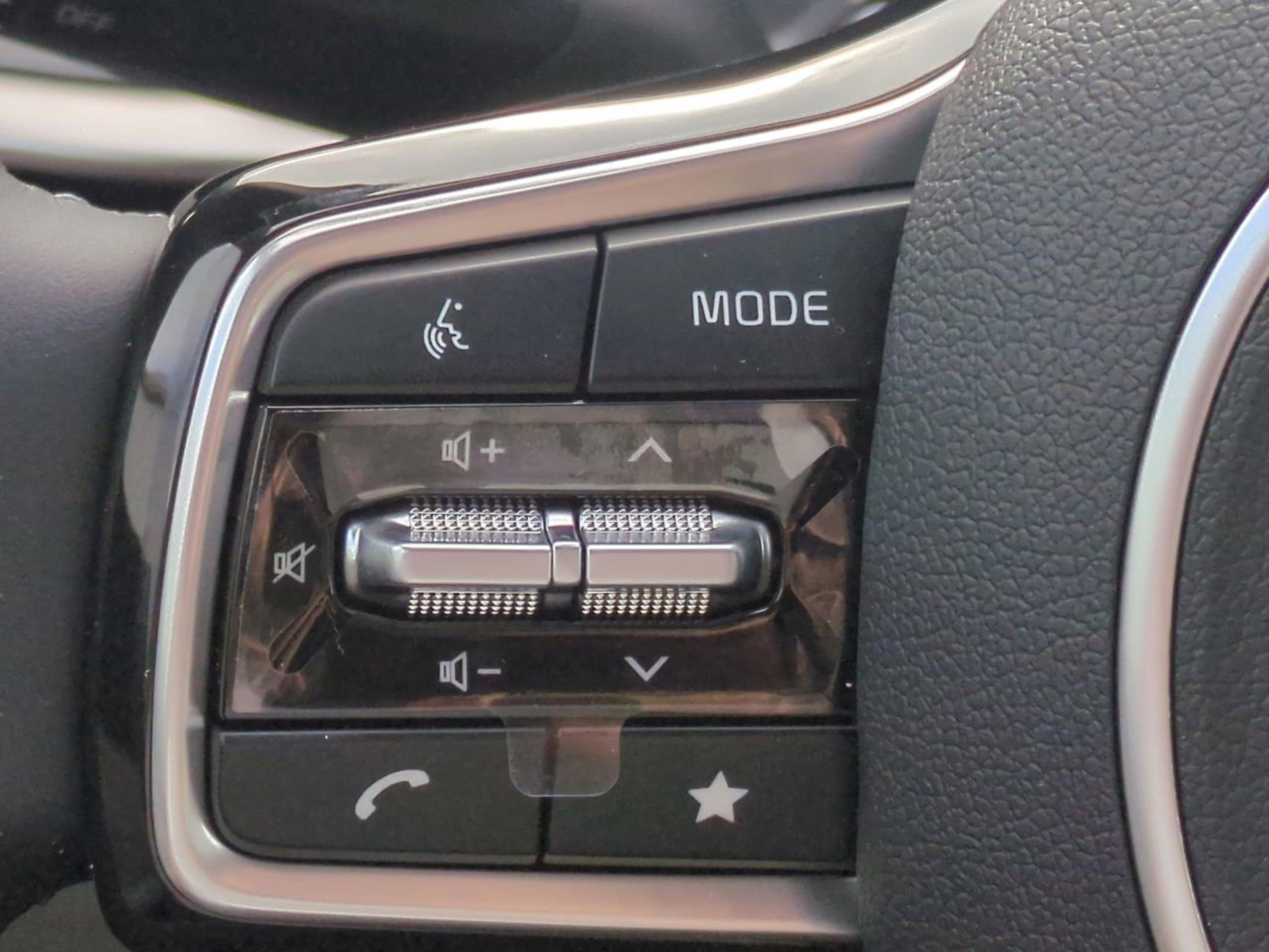 2025 Kia Sorento S photo 24
