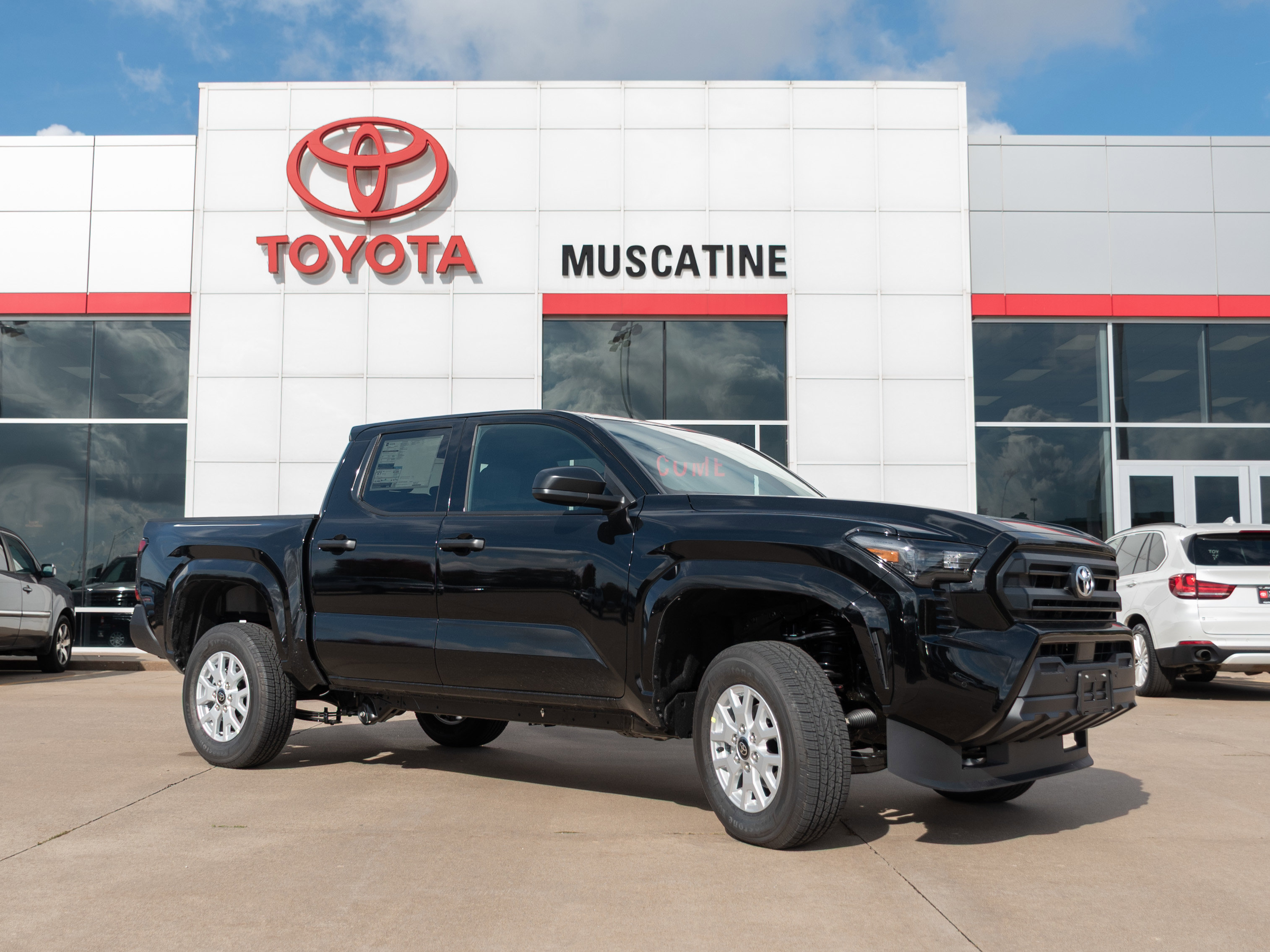 2025 Toyota Tacoma SR's photo