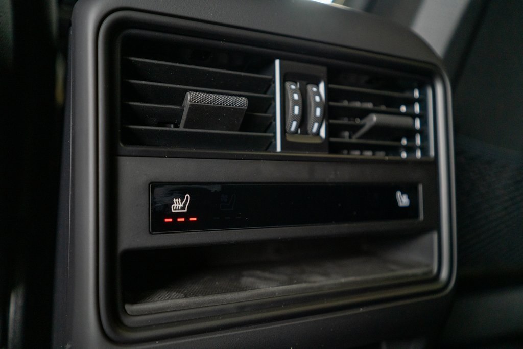 2025 Porsche Cayenne photo 34