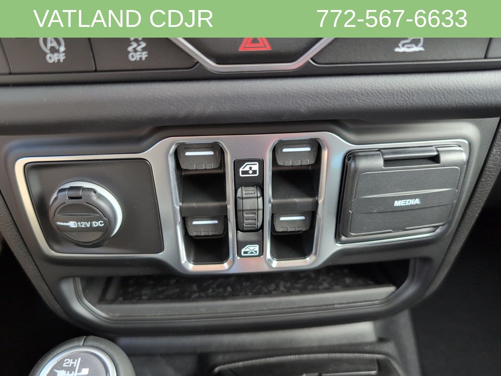 2025 Jeep Gladiator Sport photo 21