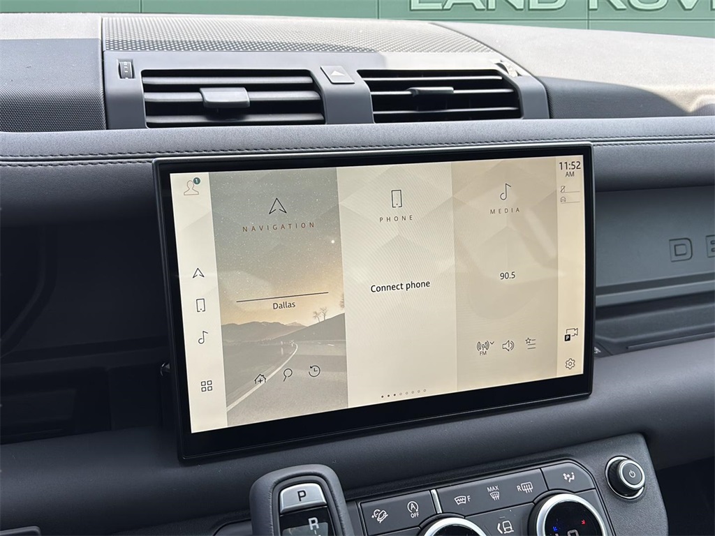 2025 Land Rover Defender 110 X-Dynamic SE photo 15