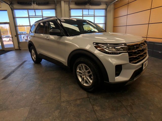 2026 Ford Explorer photo 2