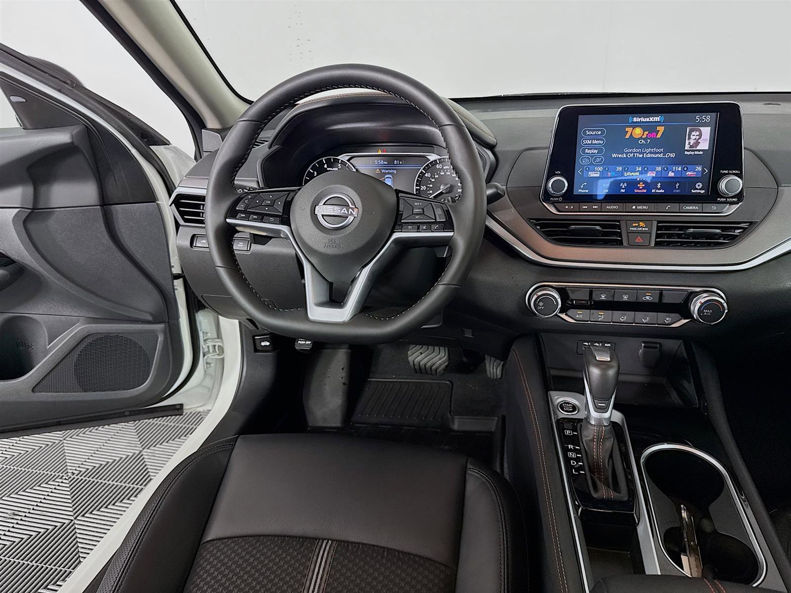 2025 Nissan Altima SR photo 20