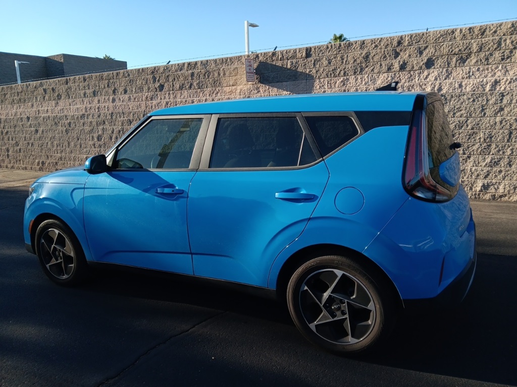 2023 Kia Soul EX photo 3