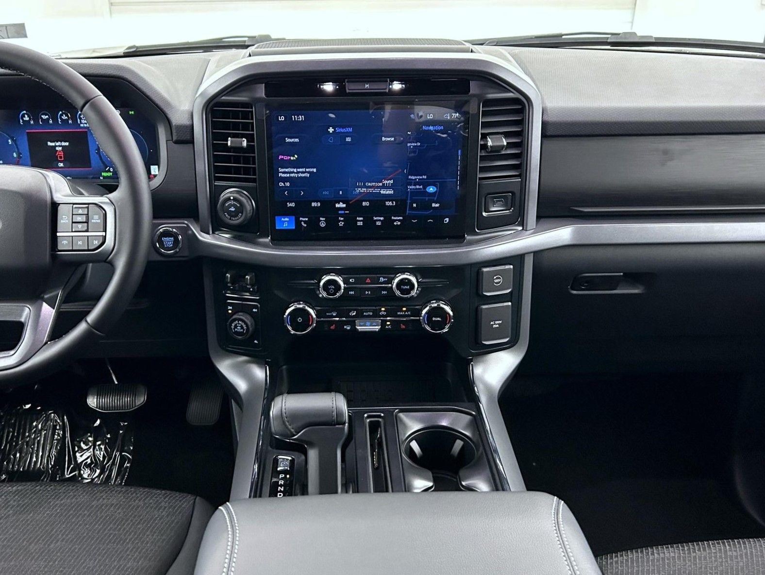 2025 Ford F-150 XLT photo 12