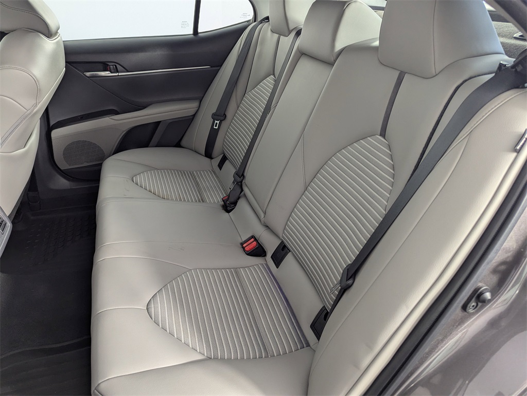 2022 Toyota Camry SE photo 28